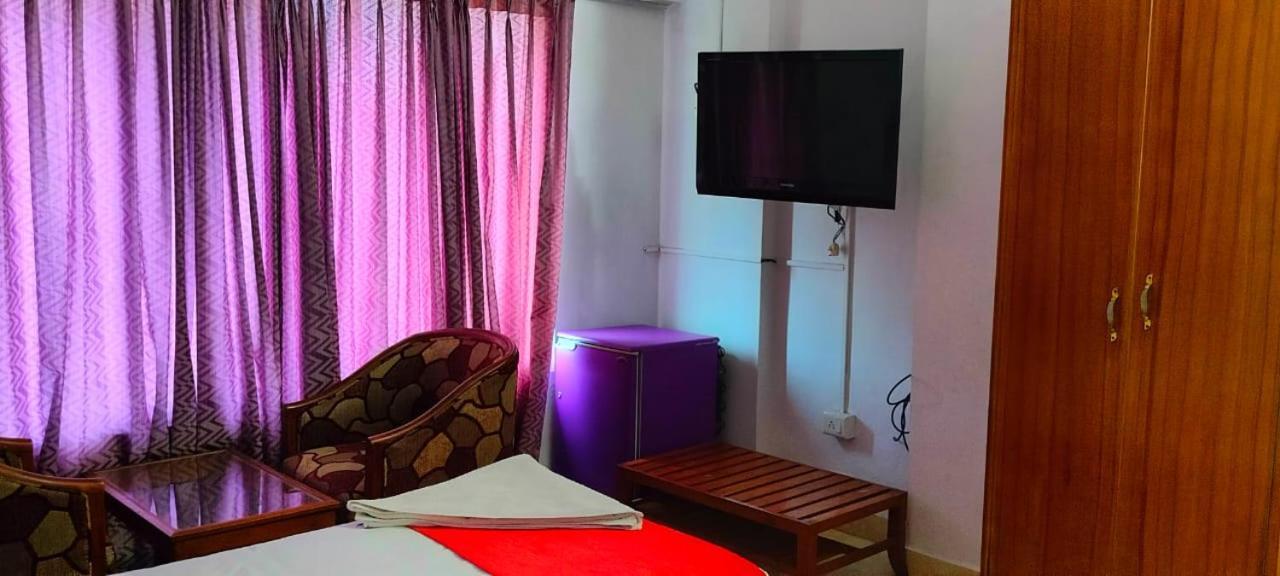 Hotel Manhattan Chennai Exterior foto